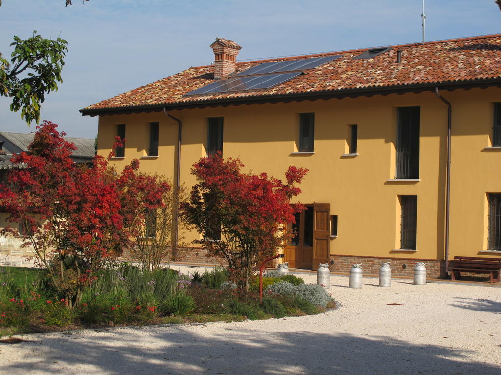 Agriturismo Cascina Pezzolo Lodi Exterior photo