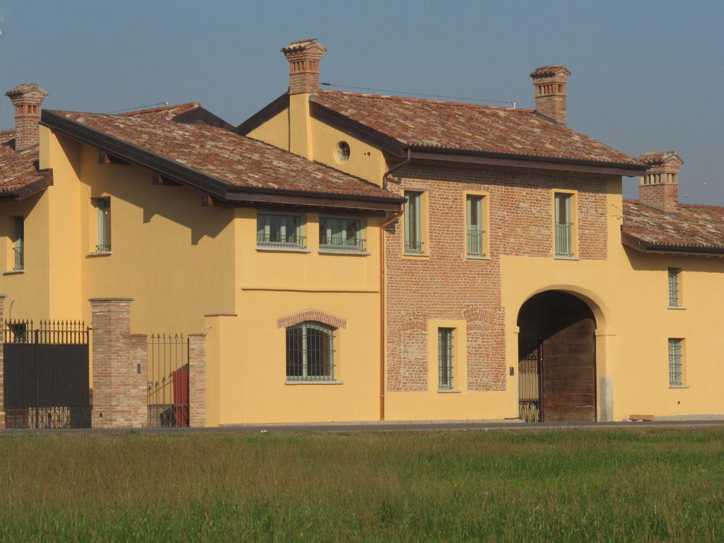 Agriturismo Cascina Pezzolo Lodi Exterior photo